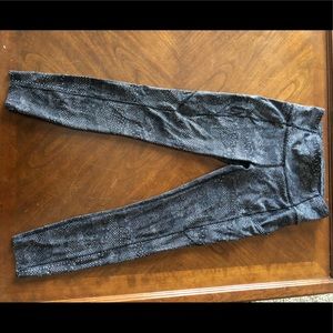 Lululemon Wunder under leggings!!